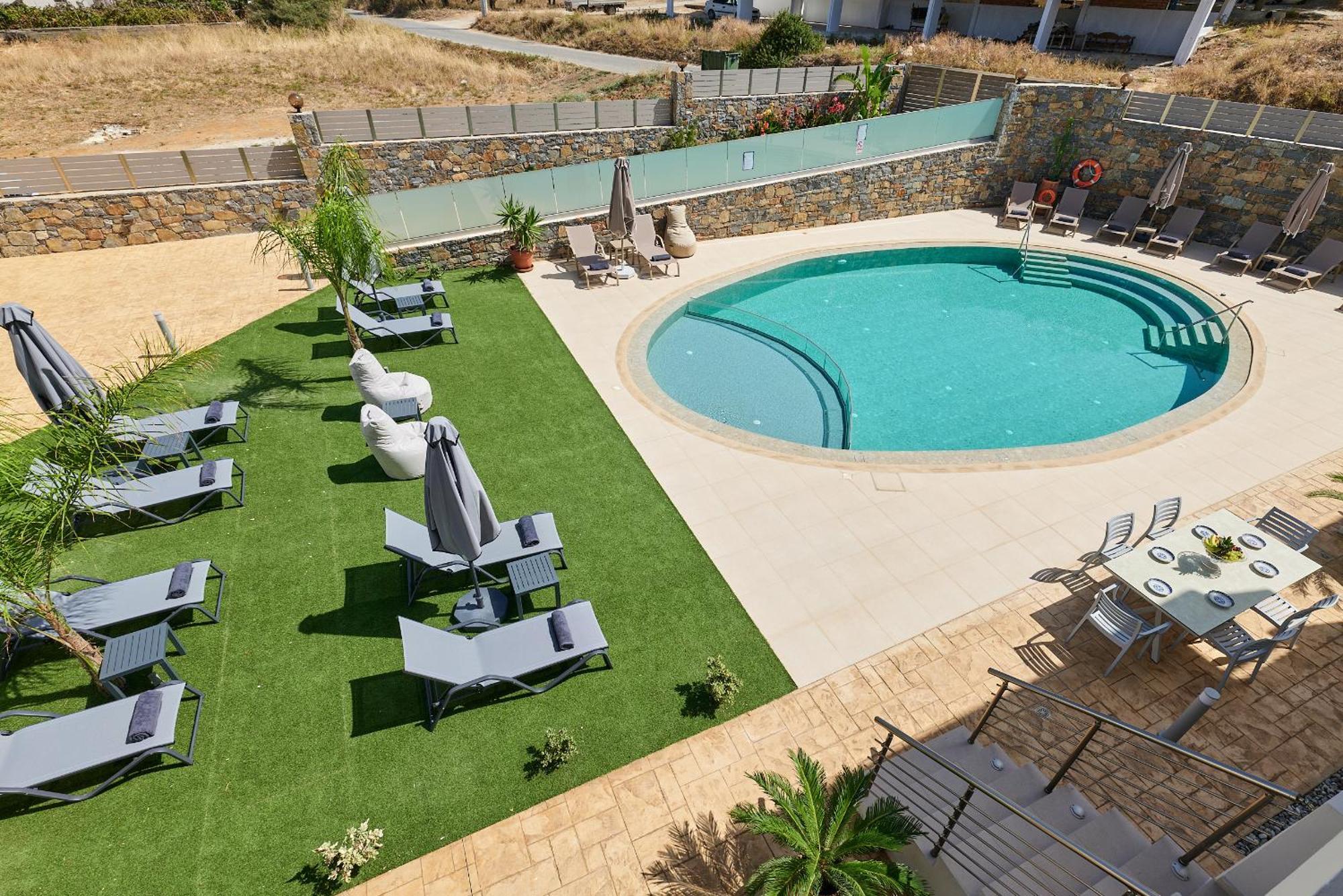 Luxury Suites In Stavromenos Exterior foto